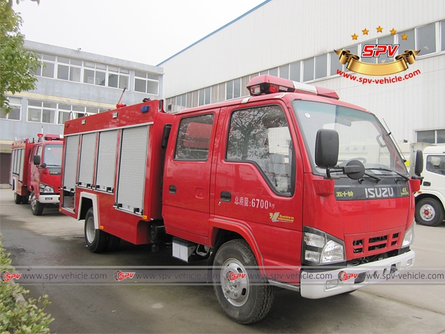 Front view of Fire Apparatus ISUZU Right front view of Fire Apparatus ISUZU